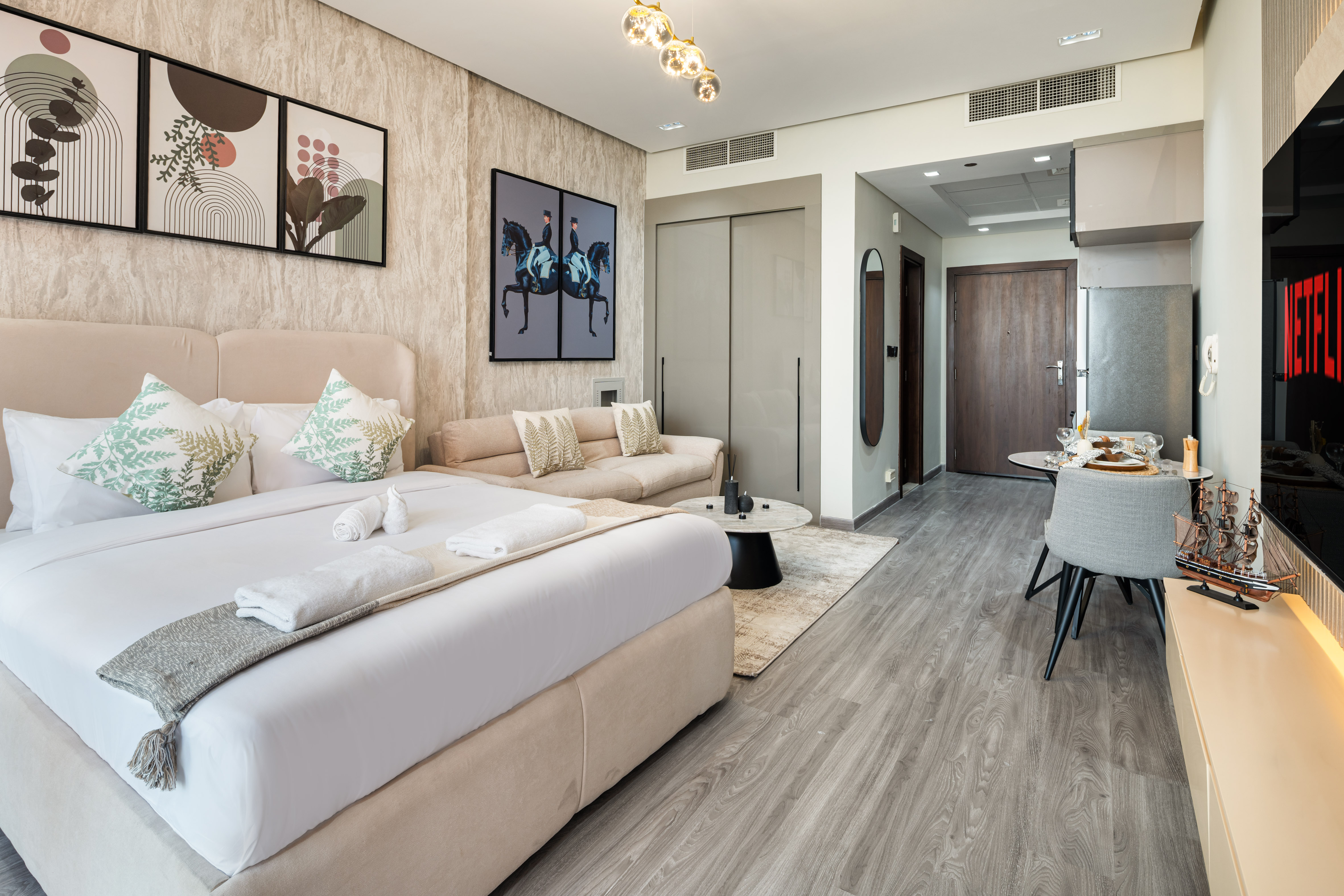 Stylish Studio Apartment in Binghatti Crystals  – photo 4