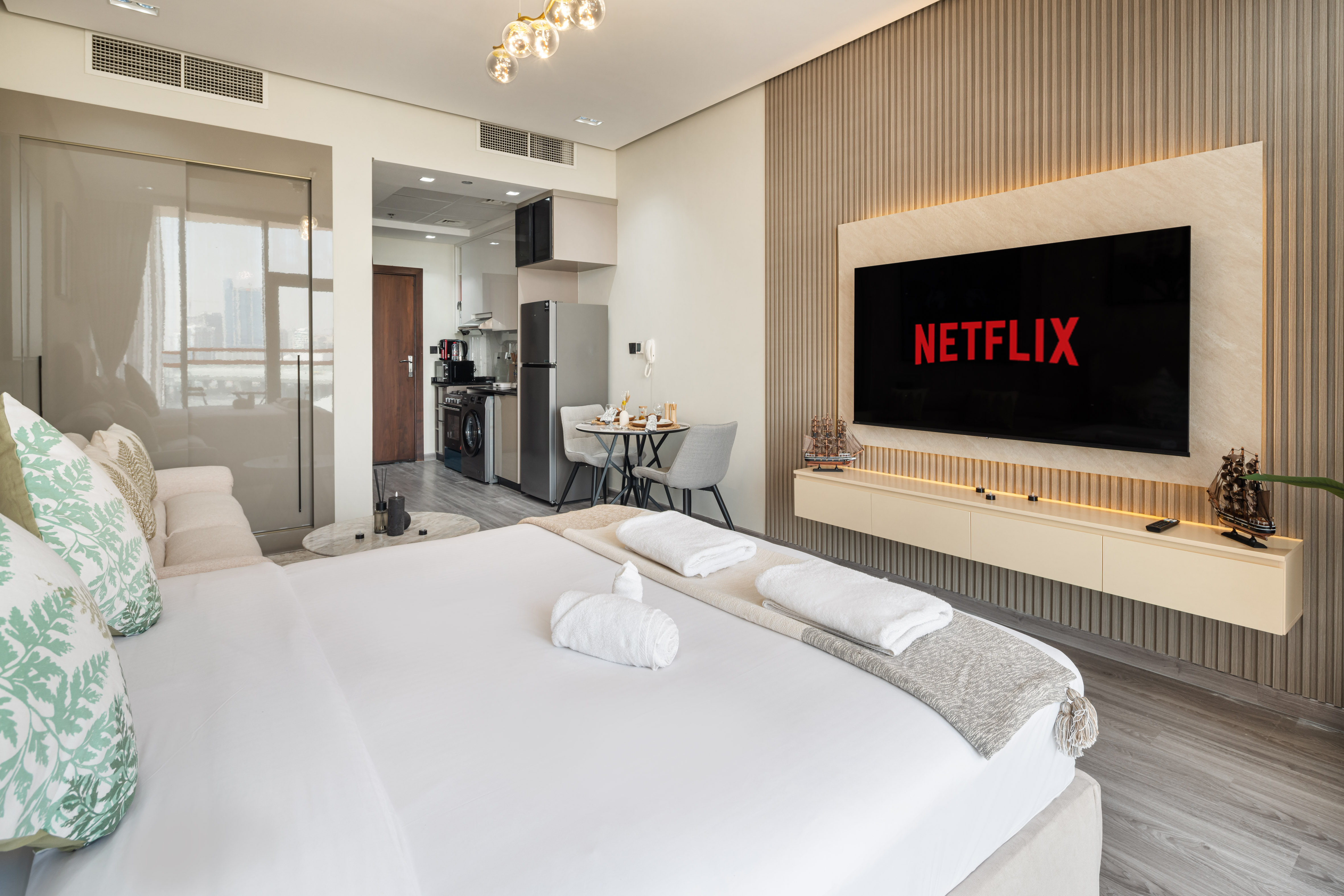 Stylish Studio Apartment in Binghatti Crystals  – photo 5