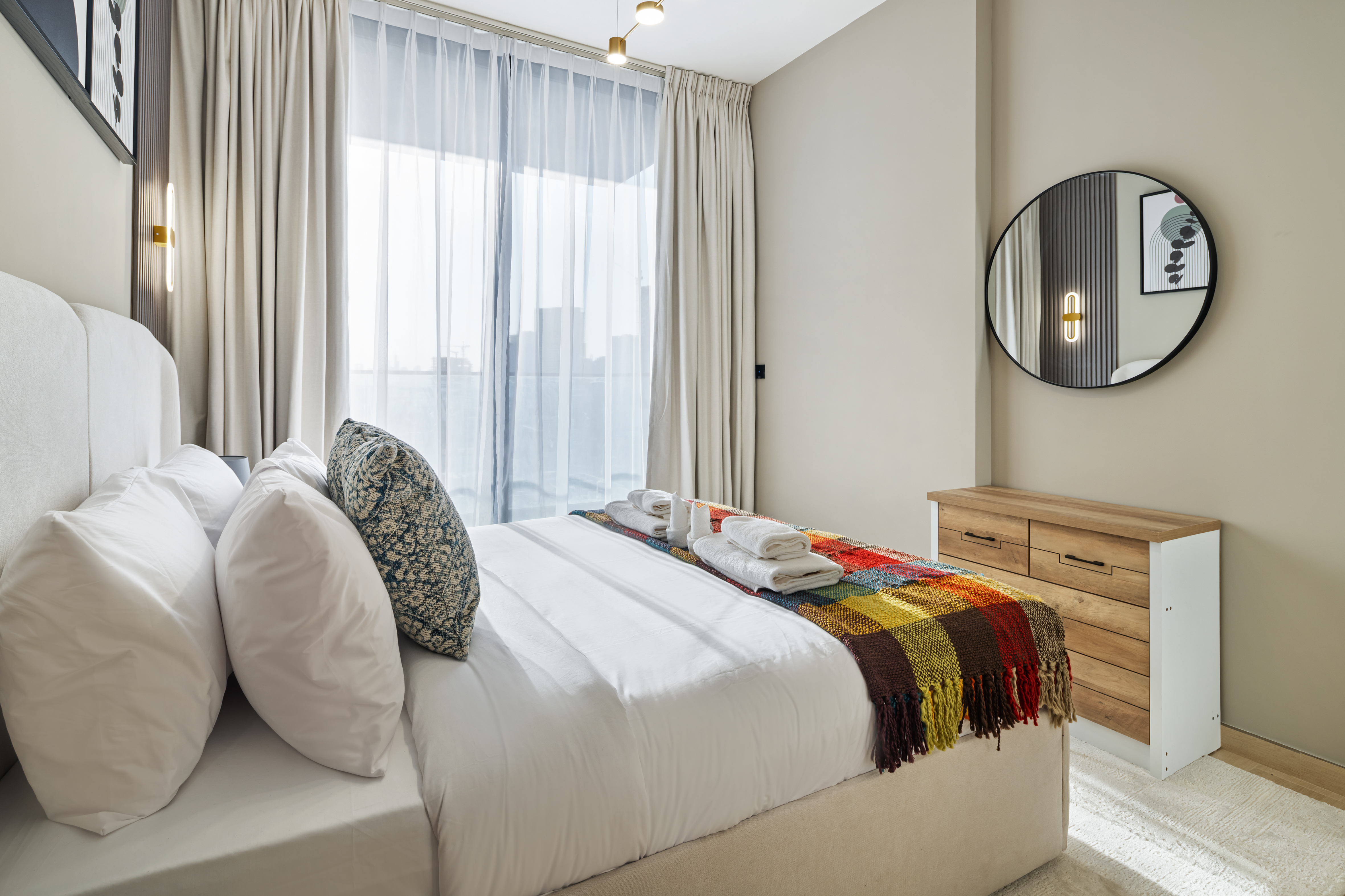 Luxury 1BR JVC | Pool & Balcony by Circle Mall – photo 5